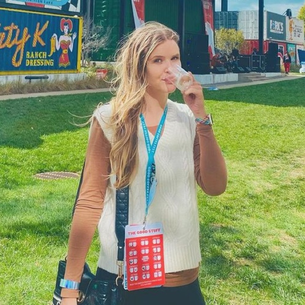 XS cream sweater vest